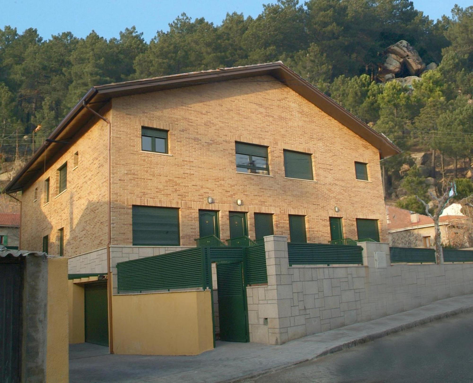 Apartahotel Rural Collarubio Luxury Collado Mediano Luaran gambar
